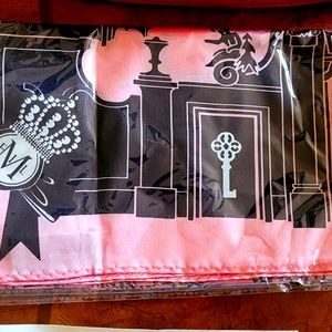 SCARF by Brighton My Flat in London